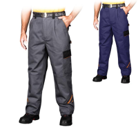 Pantalons de travail bleus ou gris de différentes couleurs. Taille