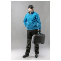 högert wasserabweisende softshelljacke mit reflexeffekten ansicht am model